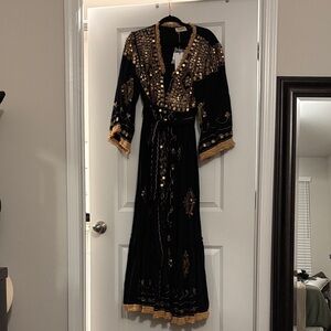 Elegant Black and Gold Maxi Dress